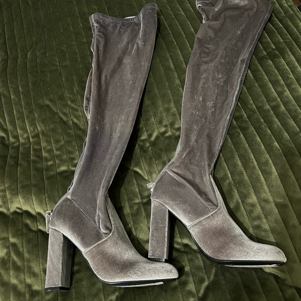 Steve Madden velvet Boots